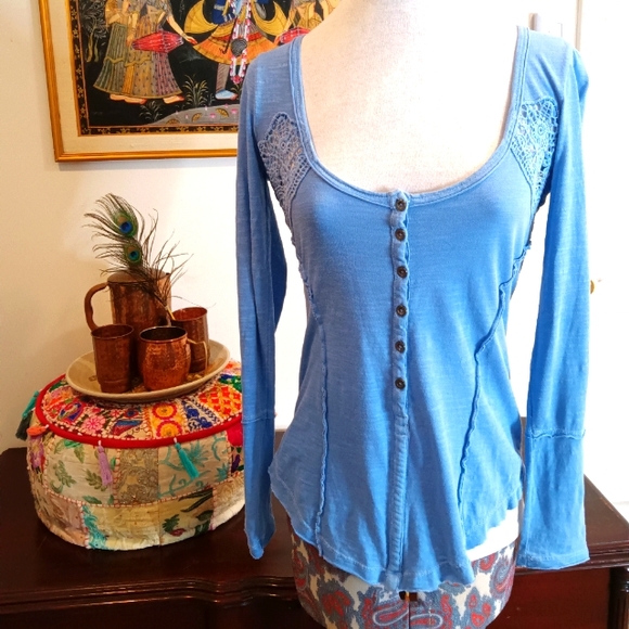 Free People Tops - Free People Cornflower Blue Cotton Lace Long Sleeve T Top Button Front Sz XS TP